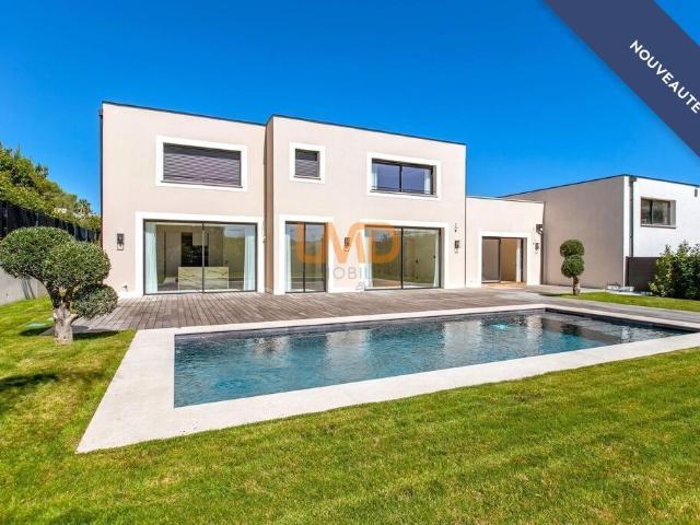 Maison 8 pièces 280 m²