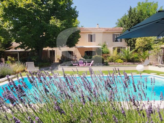 Maison 8 pièces 280 m²