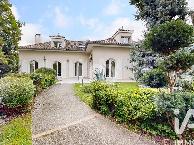 Maison 8 pièces 280 m²