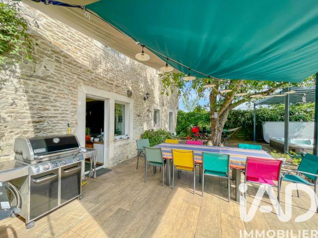 Maison 8 pièces 280 m²