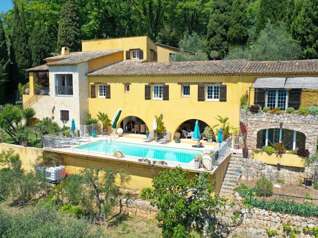 Maison 8 pièces 280 m²