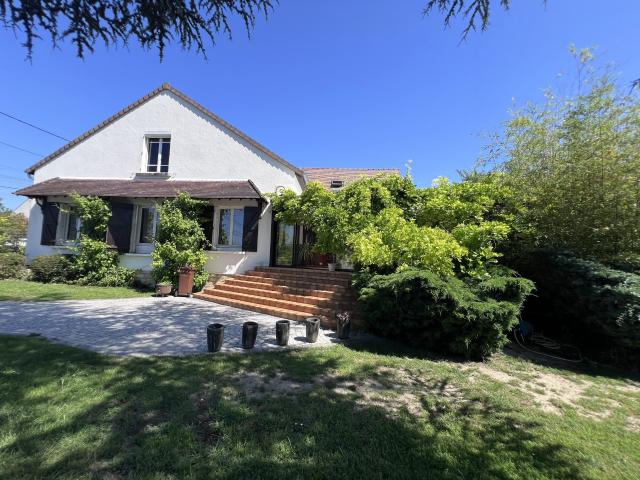 Maison 8 pièces 280 m²