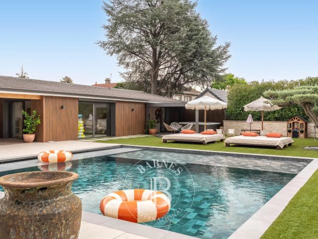 Maison 8 pièces 280 m²