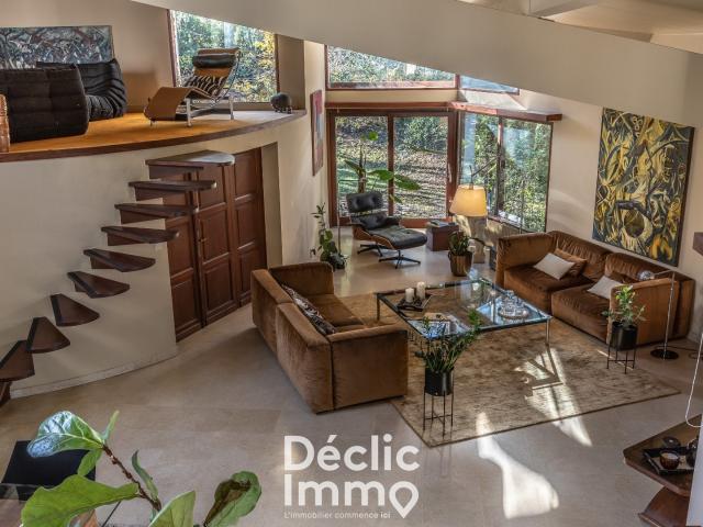Maison 8 pièces 280 m²