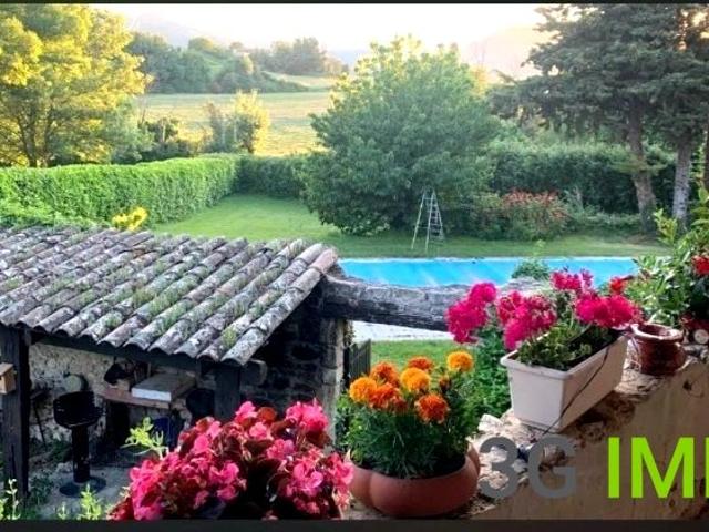 Maison 8 pièces 280 m²