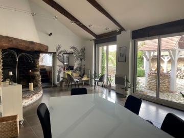 Maison 8 pièces 280 m²