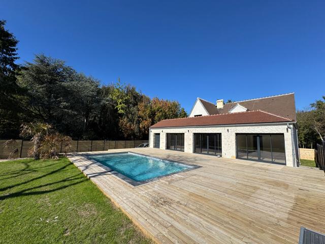 Maison 8 pièces 280 m²
