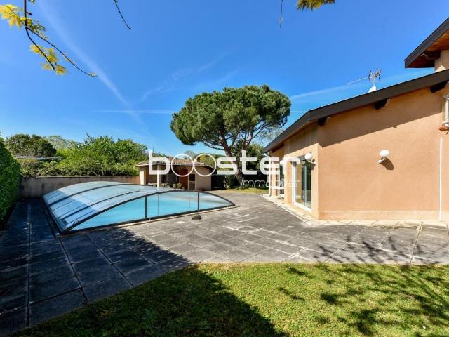 Maison 8 pièces 280 m²