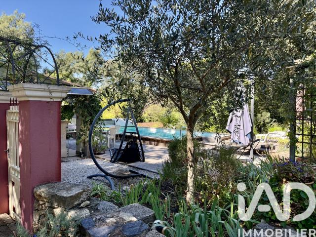 Maison 8 pièces 280 m²