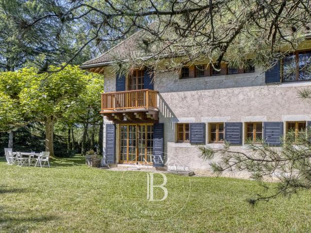Maison 8 pièces 280 m²