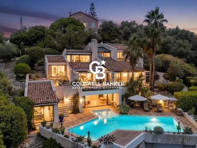 Maison 8 pièces 281 m²
