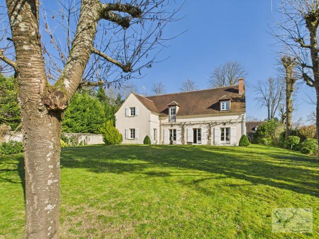 Maison 8 pièces 282 m²