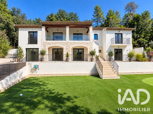 Maison 8 pièces 282 m²