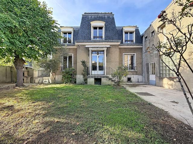 Maison 8 pièces 283 m²