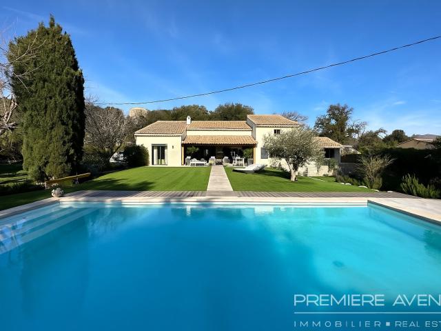 Maison 8 pièces 283 m²