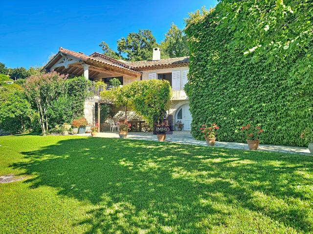 Maison 8 pièces 283 m²