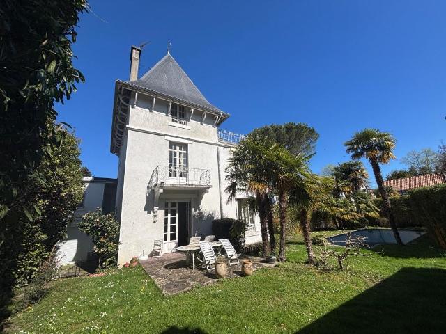 Maison 8 pièces 283 m²
