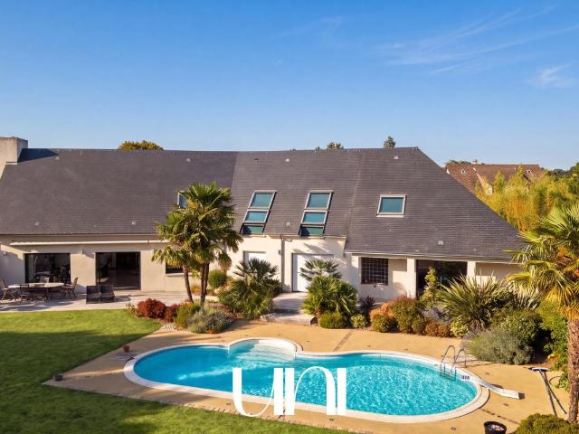 Maison 8 pièces 295 m²