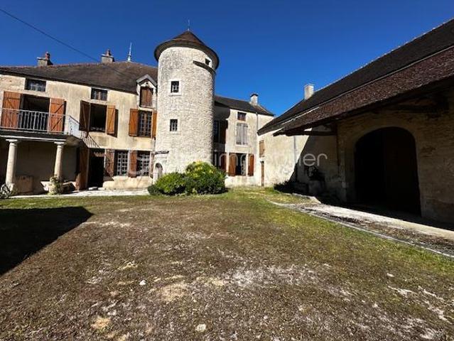 Maison 8 pièces 295 m²