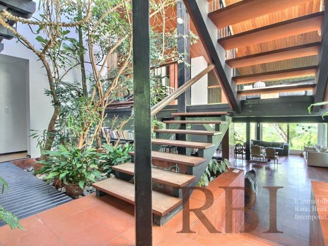 Maison 8 pièces 295 m²