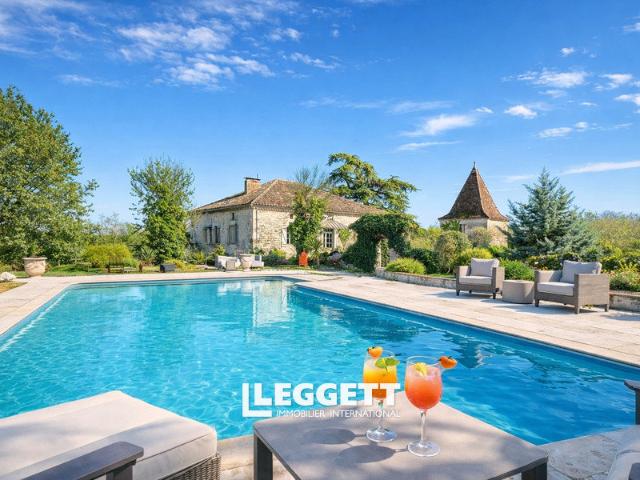 Maison 8 pièces 296 m²