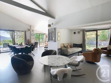 Maison 8 pièces 298 m²