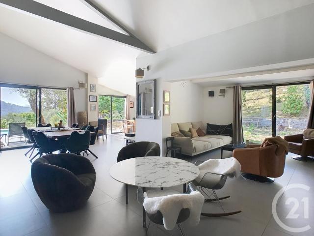 Maison 8 pièces 298 m²