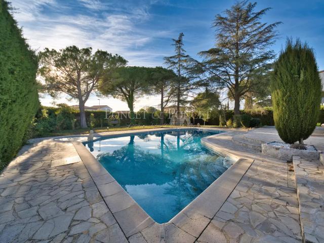 Maison 8 pièces 299 m²
