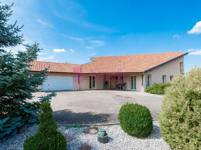Maison 8 pièces 299 m²