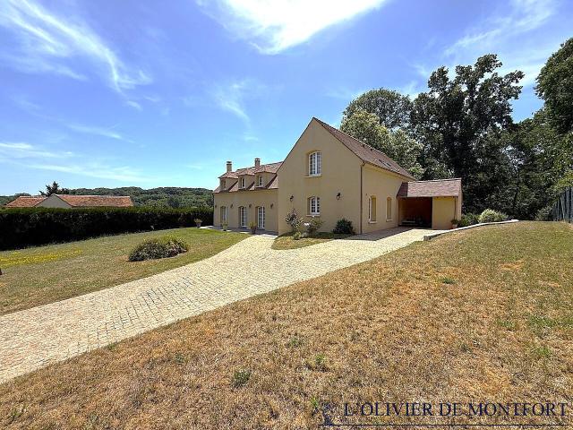 Maison 8 pièces 290 m²