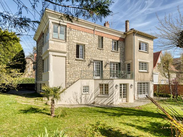 Maison 8 pièces 290 m²