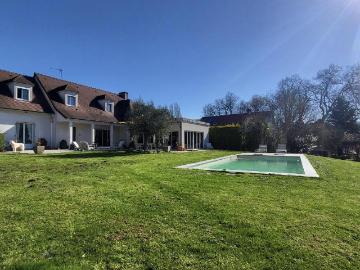 Maison 8 pièces 290 m²