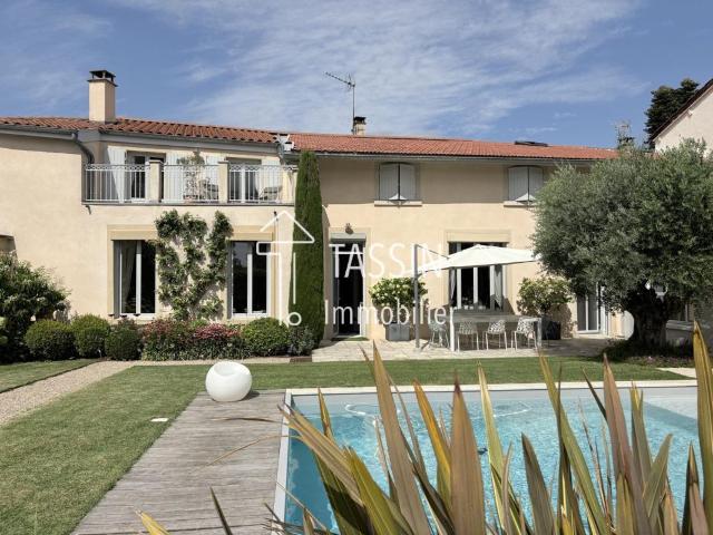 Maison 8 pièces 290 m²