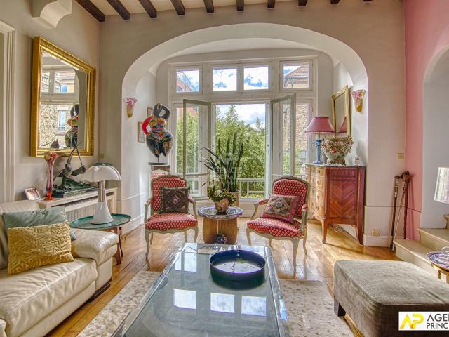 Maison 8 pièces 290 m²