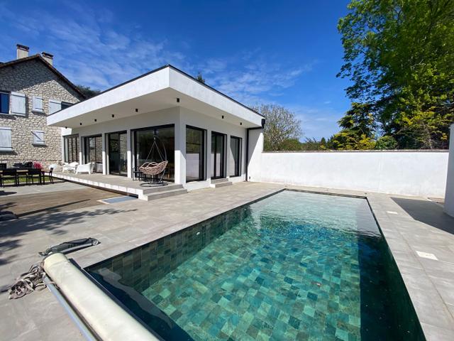 Maison 8 pièces 290 m²