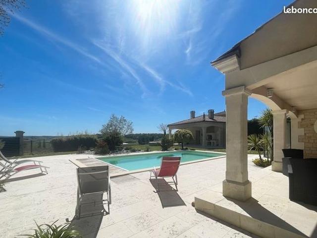 Maison 8 pièces 290 m²
