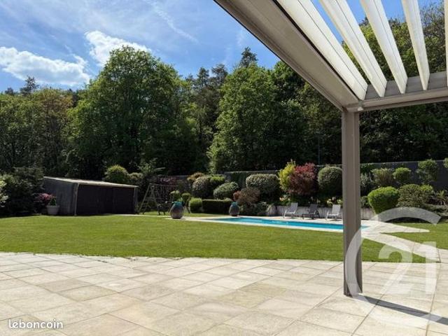 Maison 8 pièces 290 m²