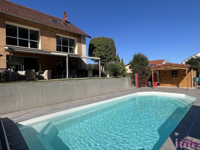 Maison 8 pièces 292 m²