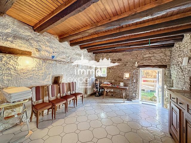 Maison 8 pièces 304 m²