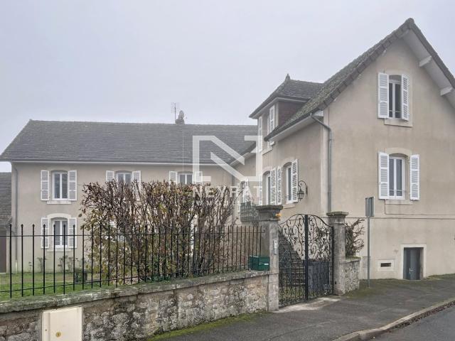 Maison 8 pièces 305 m²