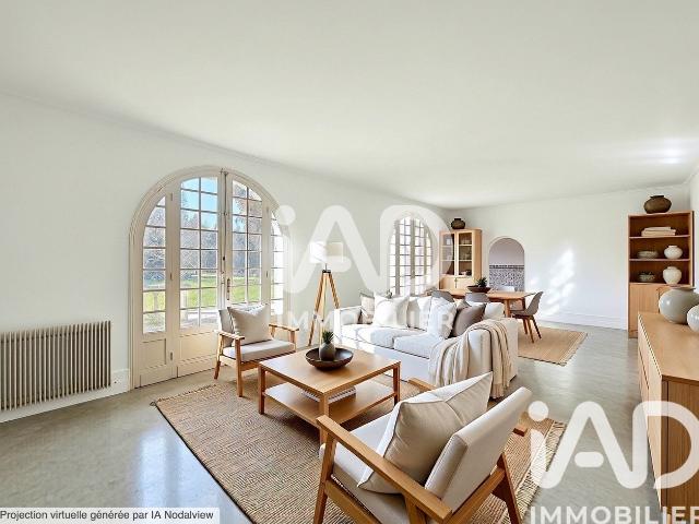 Maison 8 pièces 305 m²