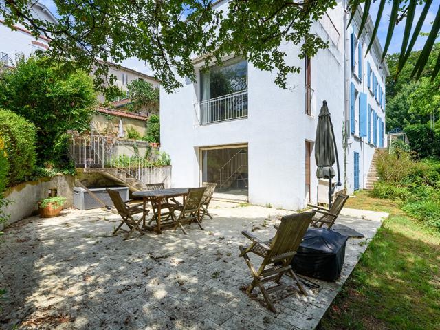 Maison 8 pièces 306 m²