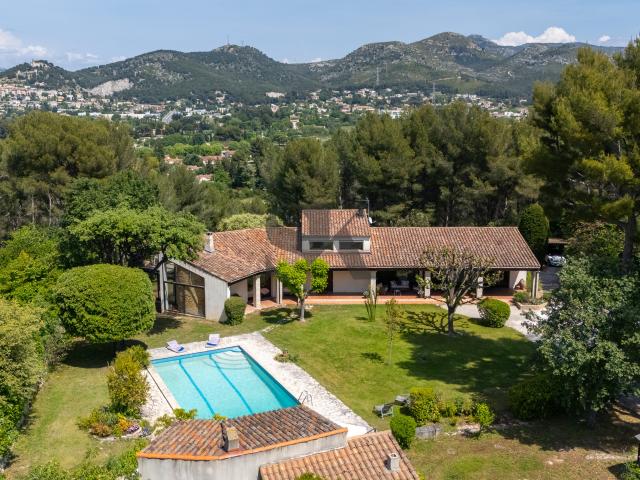 Maison 8 pièces 306 m²