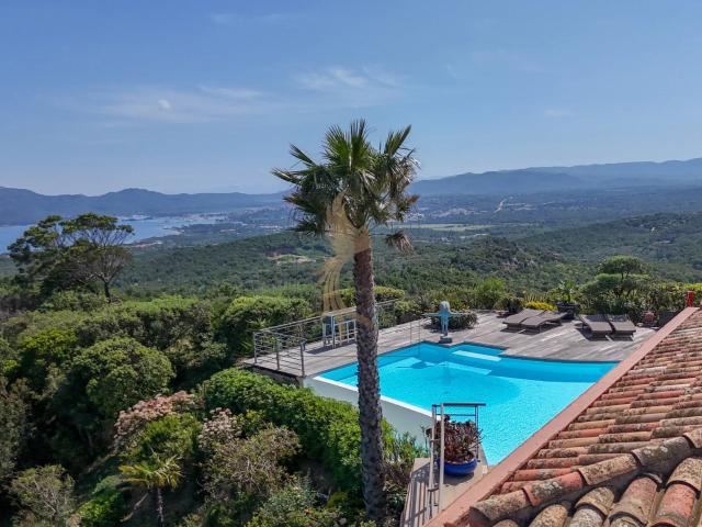 Maison 8 pièces 307 m²