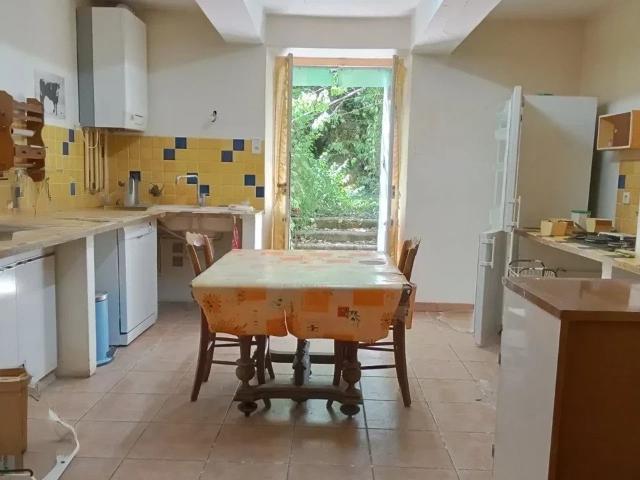 Maison 8 pièces 307 m²