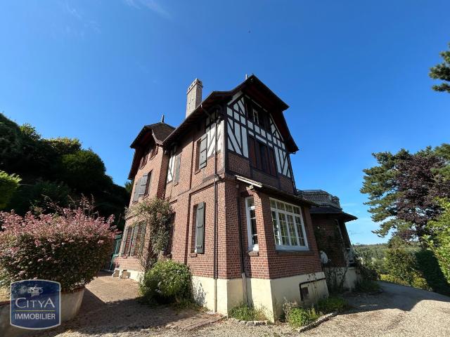 Maison 8 pièces 308 m²