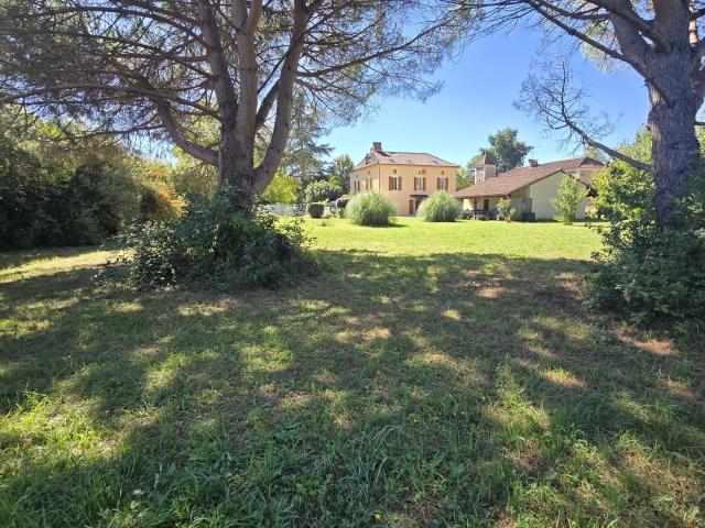 Maison 8 pièces 308 m²
