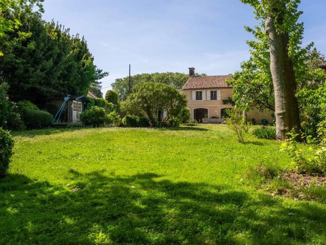 Maison 8 pièces 308 m²