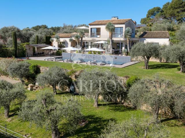 Maison 8 pièces 270 m²