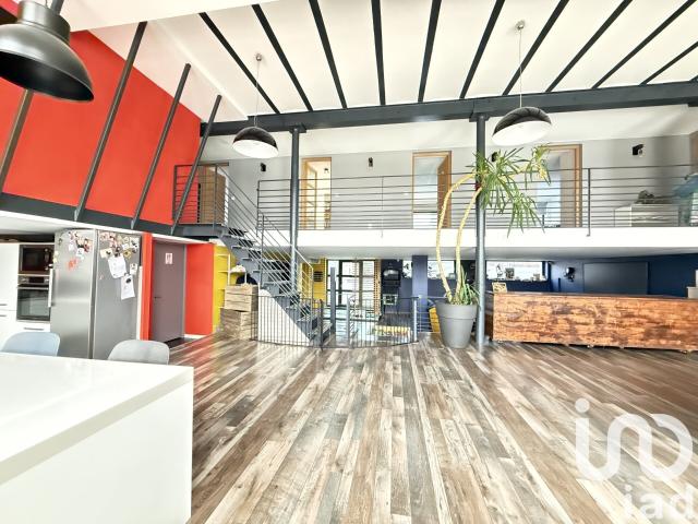 Maison 8 pièces 300 m²